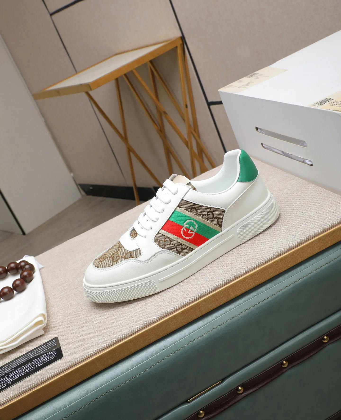 Men's shoes💰440 GUCCI🔍🔍Latest spring style On sale at the same time at the counter, original calfskin imported from Italy, genuine leather lining, (high-end, luxury, and class) exquisite workmanship, soles: original soles specially provided by the original factory, ⚠Exclusive double-layer movable molded soles are super comfortable⚠, real photos🎬The real ones are better🔍🔍"High quality·Follow the order" code number 38-44